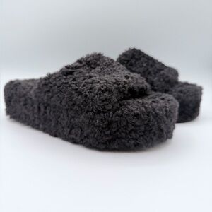 Steve Madden “Snuggie” Black fuzzy sandal